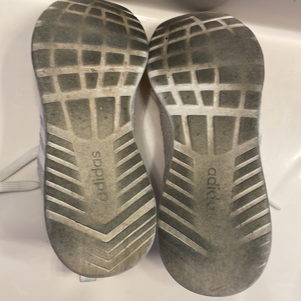 Sneakers - Picture 7 of 7